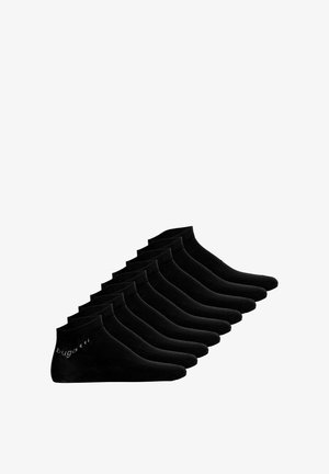 Zehn Paar schwarze, niedrig geschnittene Socken, nebeneinander angeordnet, mit kleinem weißen "bugatti" Logo in der Nähe des Knöchels auf jedem Socken.