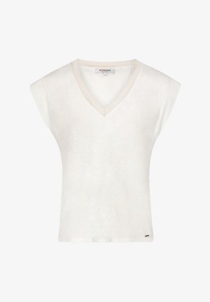 Camiseta blanca de manga corta y cuello en V con una textura suave y ribete beige a lo largo del escote. Pequeña etiqueta de logo cerca del dobladillo.