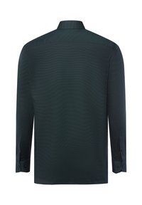 Chemise à manches longues verte foncée en tissu texturé, avec col étalé et poignets à boutons. Présente un design arrière uni sans graphiques.