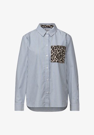 Blå og hvidstribet langærmet skjorte med leopardprint-lomme. Har klassisk krave og knaplukning foran. Blødt stof.
