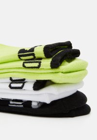 Diesel SKM-D-DIVISION-MID-CUT-CUSHIONED-SOCKS 3 PACK - Sokid - e7030