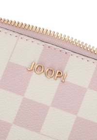 JOOP! CORTINA PIAZZA EUNIKE SHOULDERBAG - Taška cez plece - rose