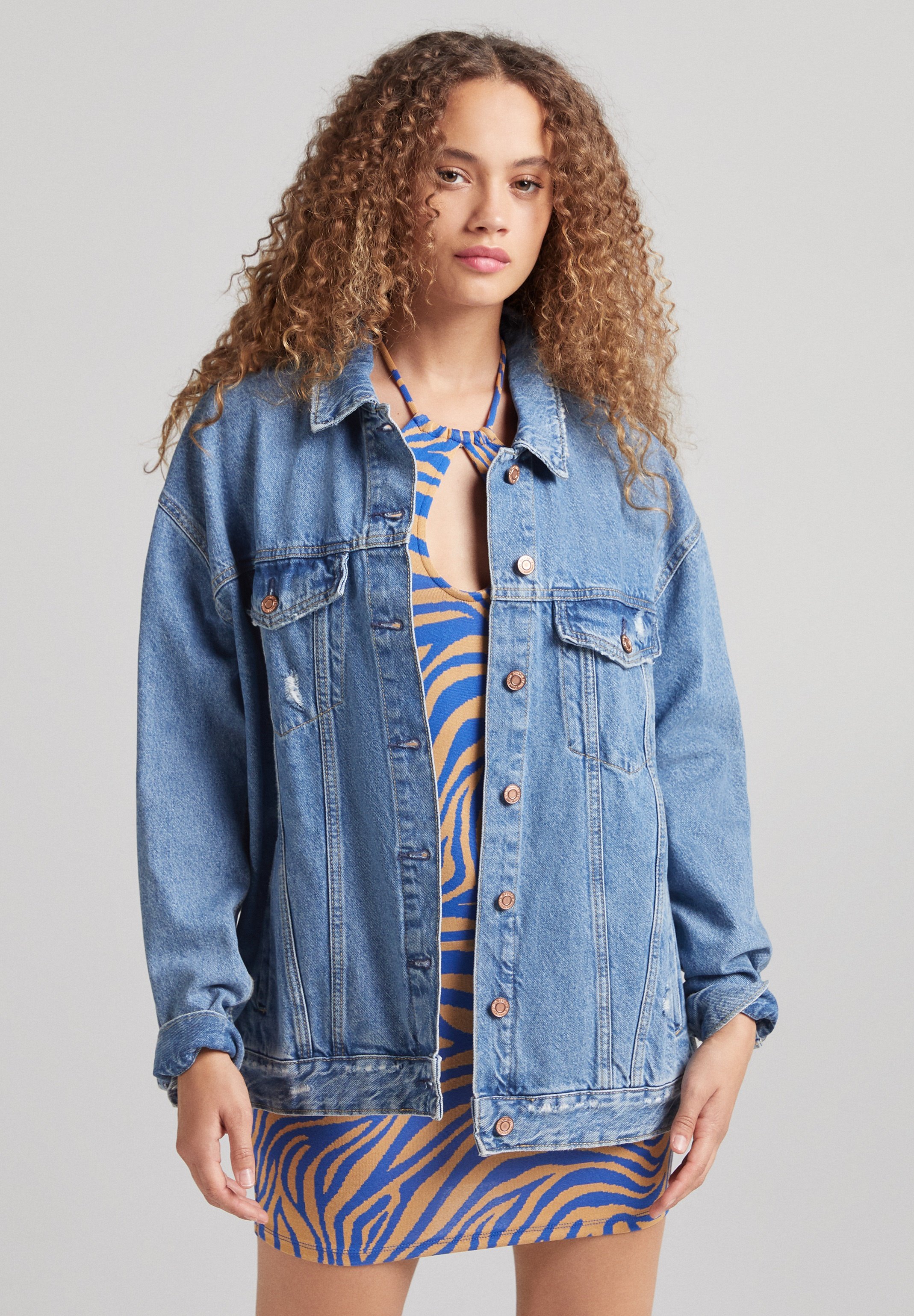 Bershka OVERSIZE - Veste en jean - blue denim/denim bleu - ZALANDO.FR
