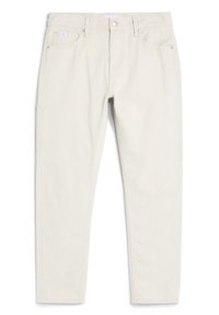 Pantalones vaqueros beige de corte recto con bolsillos frontales, un bolsillo lateral y cierre con botón metálico. Textura suave con acabado limpio.