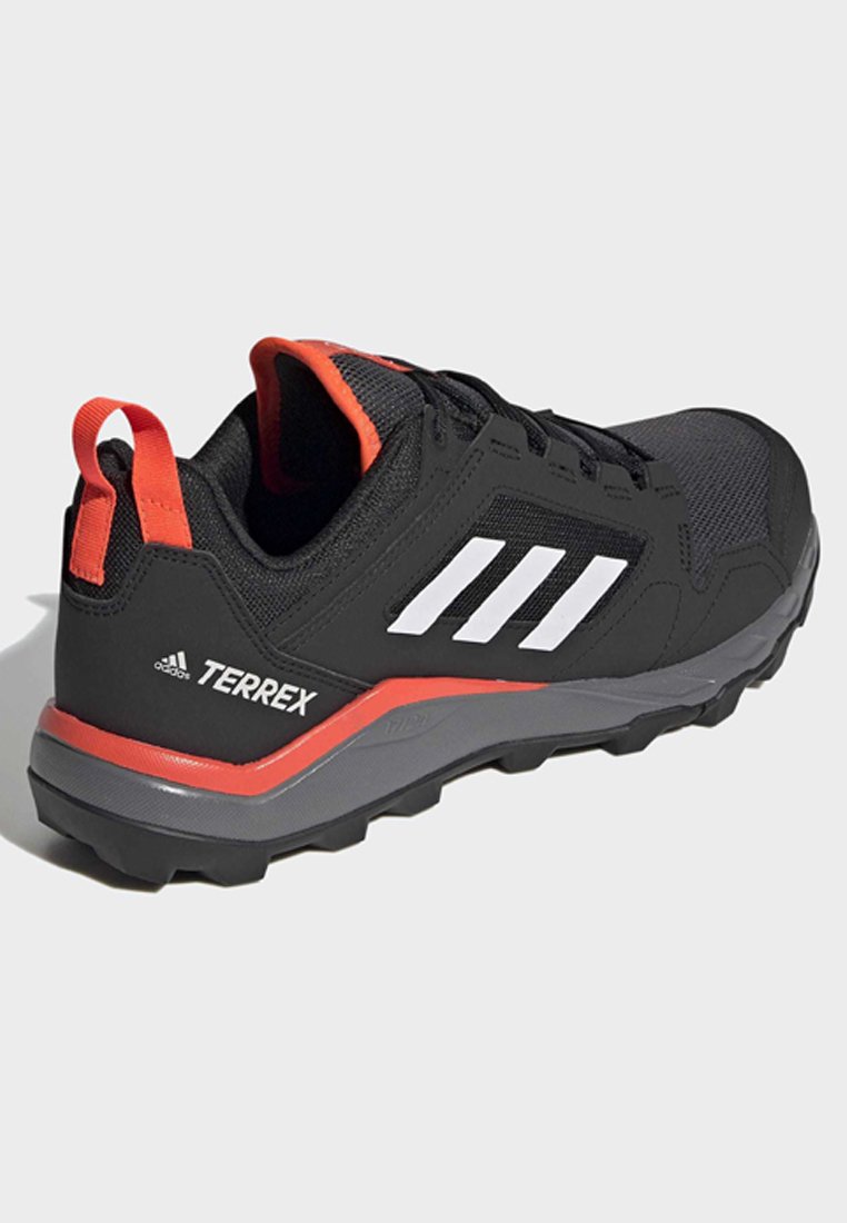 tênis terrex agravic
