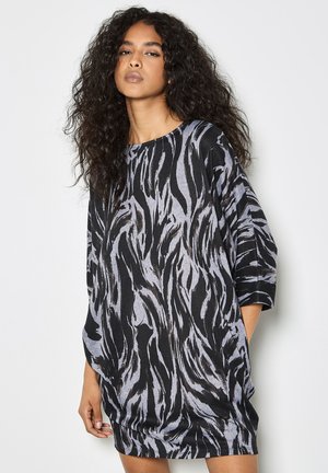 ZEBRA PRINT MINI - Strickkleid - grey