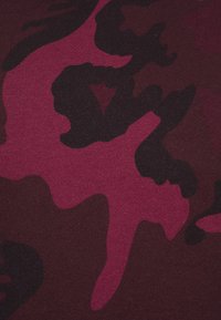Urban Classics CAMO - Felpa - burgundy camo