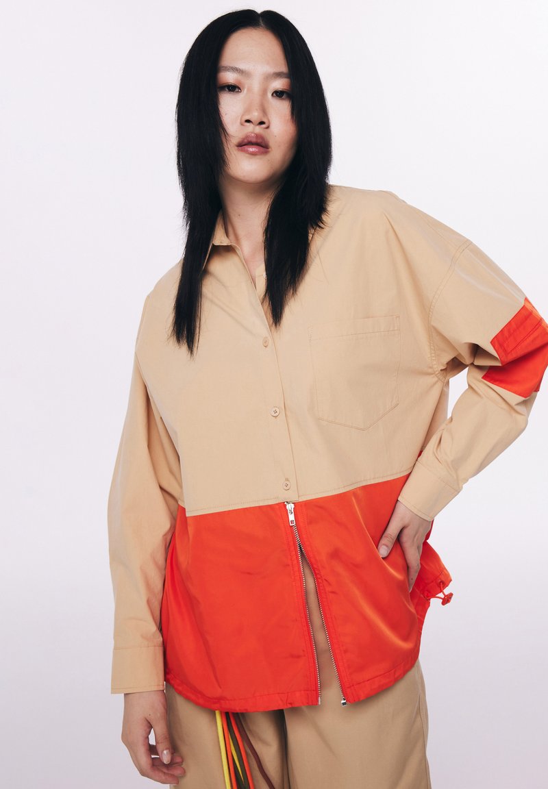 Twist COLORBLOCK WITH ZIPPER ACCESSORY - Skjorta - natural/brun ...