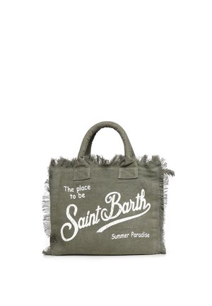 Borsa tote in tessuto verde oliva con bordi sfrangiati e scritta bianca "The place to be Saint Barth Summer Paradise."