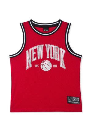 Canotta da basket rossa senza maniche con rifiniture nere e bianche, scritta "NEW YORK", grafica di un pallone da basket e toppa "Basketball Playoff".