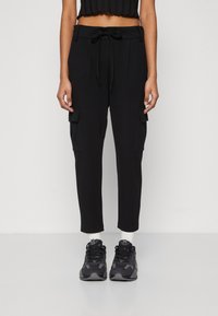 ONLY Petite - ONLPOPTRASH LIFE EASY - Cargo trousers - black Thumbnail Image 1