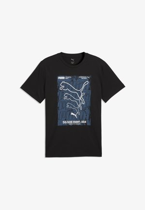 Sort t-shirt med korte ærmer, blå grafik af fire optrukne pumaer og teksten "PUMA" og "SESS06 ESSNT-004" på forsiden.