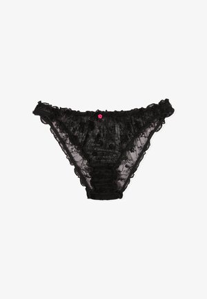 Perizoma nero in pizzo con bordo arricciato, caratterizzato da motivi floreali e un bottone decorativo rosa al centro sul retro. Tessuto trasparente e delicato.