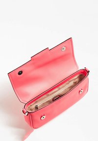 Guess Taška s příčným popruhem - light pink