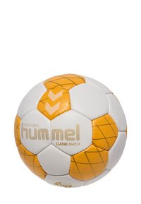 Orange och vit handboll med en strukturerad yta, prydd med ett geometriskt mönster och "hummel CLASSIC MATCH"-logotyp i guld.
