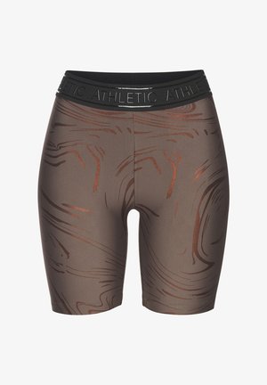 Braune Sportshorts mit einem glänzenden, kupfernen abstrakten Muster. Sie haben einen schwarzen elastischen Bund, der mit "ATHLETIC" geprägt ist.