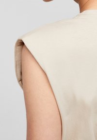 QS Sukienka z dżerseju