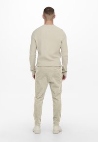 Only & Sons ONSLINUS CROPPED PANT CORD - Stoffhose - silver lining