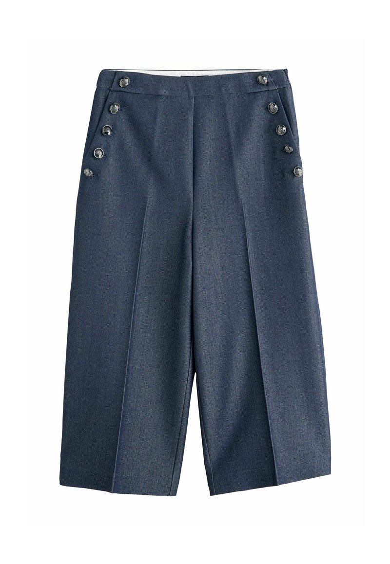 Tumši zili džinsu šorti ar taisnu kāju, krokām un sešiem dekoratīviem sudraba pogām kreisajā pusē. Gluda tekstūra.