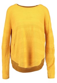 Pull en maille jaune avec un motif à rayures texturé, manches longues et encolure ronde. Présente un dos plus long et une coupe ample.