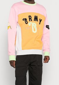 Grimey Sudadera con cremallera - pink