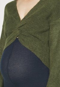 MAMALICIOUS MLSVALA CROP - Trui - winter moss