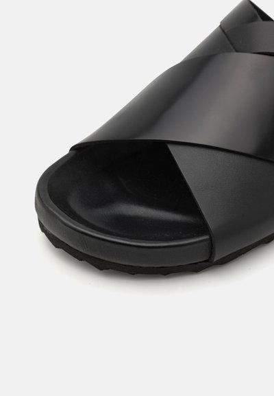 Pierre Hardy ALPHA - Natikače - black