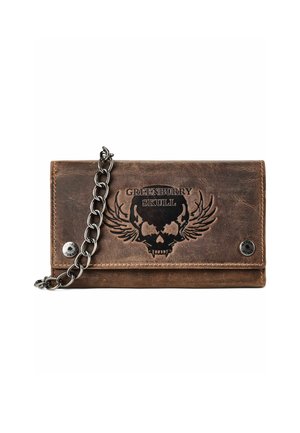 Portafoglio in pelle marrone con catena metallica e design goffrato di teschio alato con la scritta "Greenburry Skull" sulla pattina frontale.