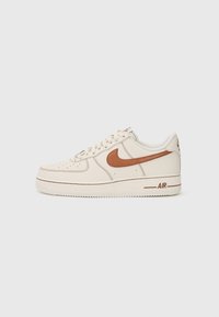 AIR FORCE 1 07 LV8 - Joggesko - ivory/saddle brown