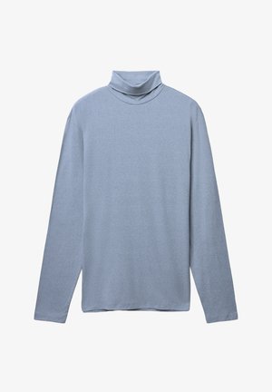 Maglione collo alto di colore azzurro chiaro realizzato in materiale morbido. Presenta maniche lunghe, una vestibilità leggermente rilassata e dettagli di cucitura minimal.