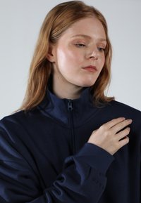 EOSELIO UNISEX ELEVATE - Sweatshirt - midnight navy