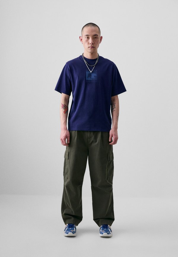 CONTRAST STRIPE BEAR GRAPHIC  - Print T-shirt2