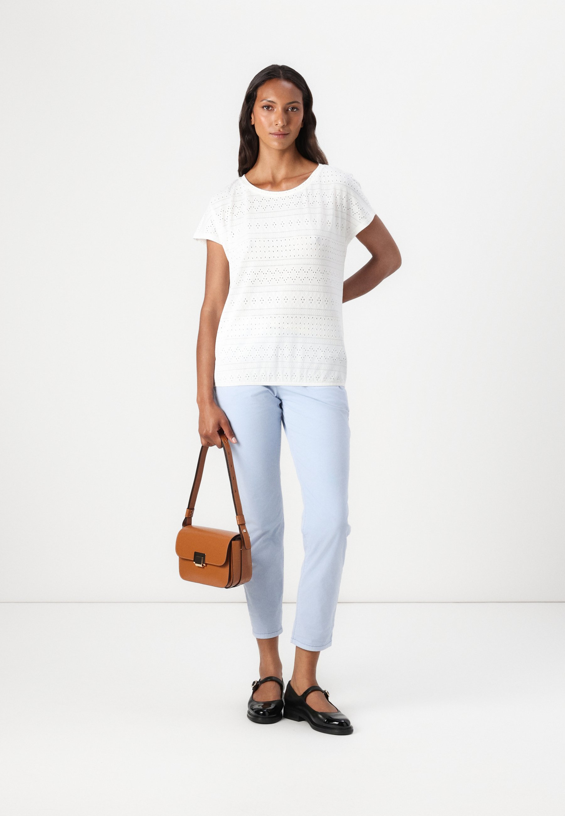 売れ筋商品|||トムテイラー Tシャツ レディース トップス AJOUR CREW NECK - Basic T-shirt - whisper white Front-Model.-RWF2311-