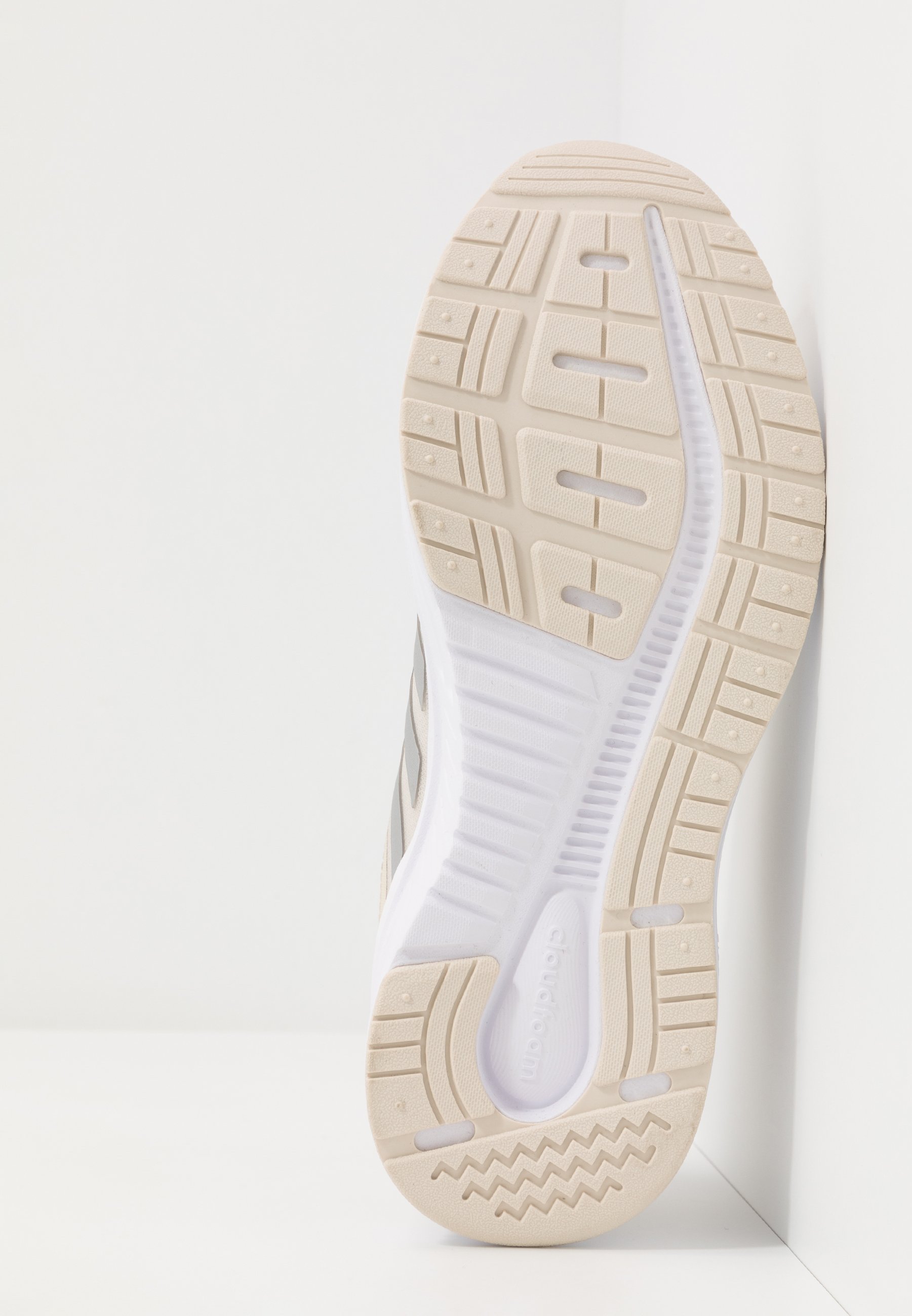GALAXY Neutrala löparskor aluminasilver metallicfootwear white GALAXY Neutrala löparskor aluminasilver metallicfootwear white