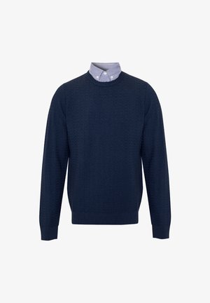 Suéter texturizado en navy con cuello redondo, que presenta un cuello de camisa a cuadros en azul claro asomando, diseñado en un corte clásico.