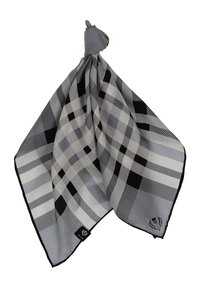 Harmaa kuvioinen huivi, jossa on mustavalkoisia geometrisia raitoja ja ruutuja, mustalla reunalla ja kulman logo-yksityiskohdalla.
