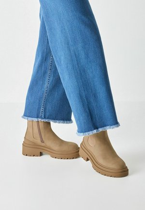 Tamaris CHELSEA - Bottines à plateau - camel