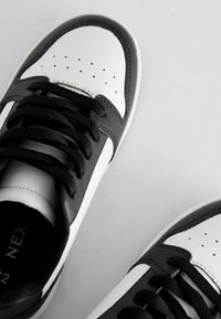 Next Sneaker low - white  black