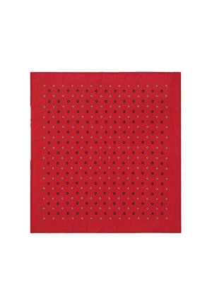 Czerwony kwadratowy materiał z równomiernie rozmieszczonymi małymi czarno-białymi wzorami kwiatowymi ułożonymi w siatkę.