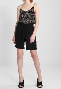 Vero Moda Šortky - black