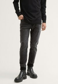 TOM TAILOR DENIM TTTAPERED - Répafazonú farmer - mid stone black black denim