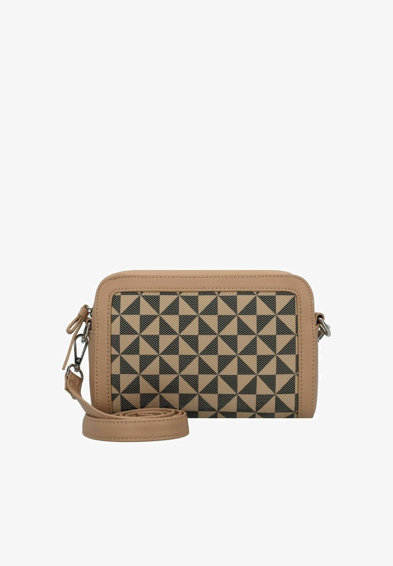 Beige Umhängetasche aus strukturiertem Material mit einem geometrischen schwarzen Dreiecksmuster. Enthält einen abnehmbaren Schultergurt und silberne Hardware.
