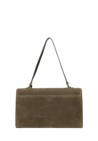 Pochette in camoscio verde dalla forma rettangolare, con parte superiore piatta, una tracolla singola e un contorno cucito. Finitura semplice e strutturata.