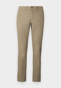 Chino beige droit avec passants de ceinture, bouton avant et fermeture éclair, présenté sur un fond clair uni.