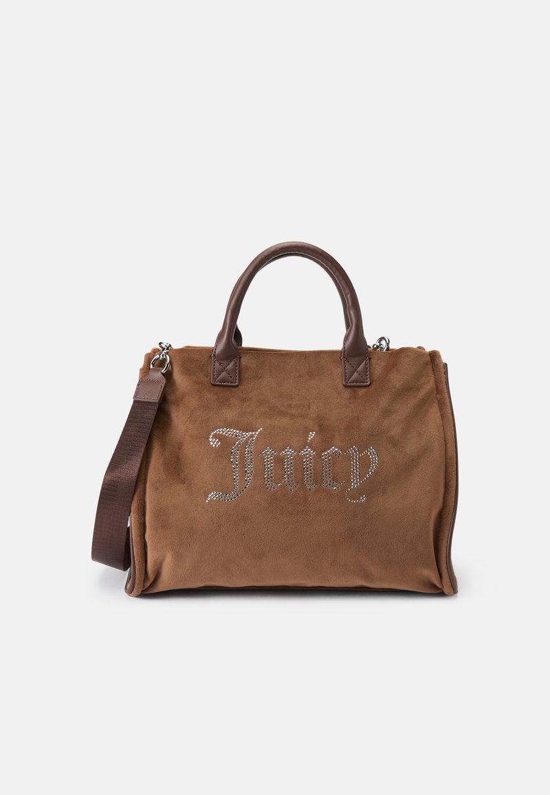 Καφέ σουέτ τσάντα χειρός με διπλές λαβές, ρυθμιζόμενο λουράκι για τον ώμο και κρυστάλλινο κείμενο "Juicy" στο εμπρός μέρος. Διαθέτει απαλή υφή.