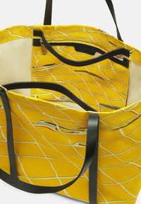 Liebeskind Berlin AURORA SHOPPER GERÄUMIGER  - Shopping Bag - zitrone