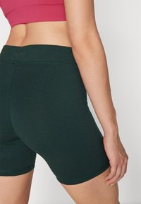 ONLY Play ONPNOON LIFE SHORTS  - Leggings - scarab