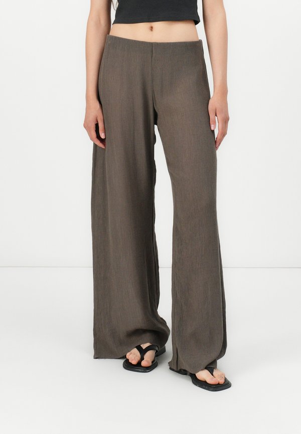 BAMBI CRINKLE TROUSERS - Trousers - dark mole