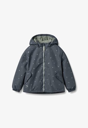 Tamno siva jakna s kapuljačom, s mekanim zelenim podstavom, zatvaranjem na patentni zatvarač i raspoređenim svijetlosivim geometrijskim uzorcima. Elastični manžeti i bočne džepove.