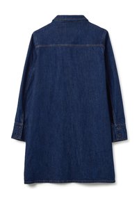 Donkerblauwe spijkerjurk met een kraag, lange mouwen met knoopmanchetten en een recht gesneden ontwerp met een naaddetail op de rug.